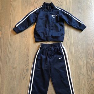 Nike 2-pc infant jacket and pants set